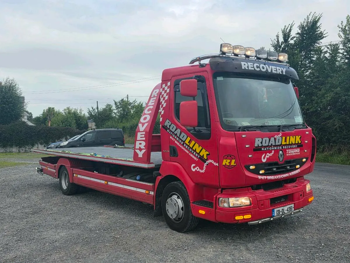 2013 RENAULT MIDLUM 180HP 7.5 TON RECOVERY TRUCK - Image 1