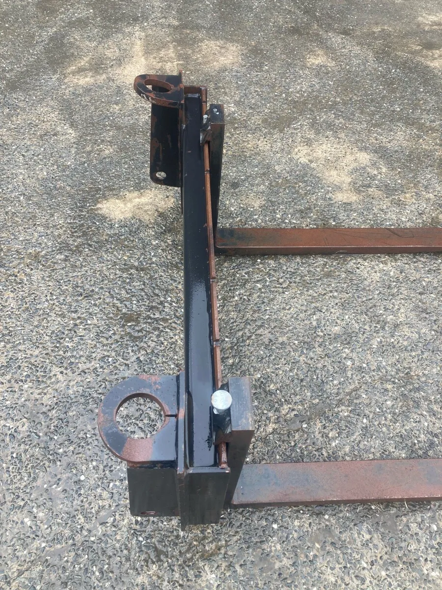 Pallet forks pin & cone brackets/matbro - Image 3