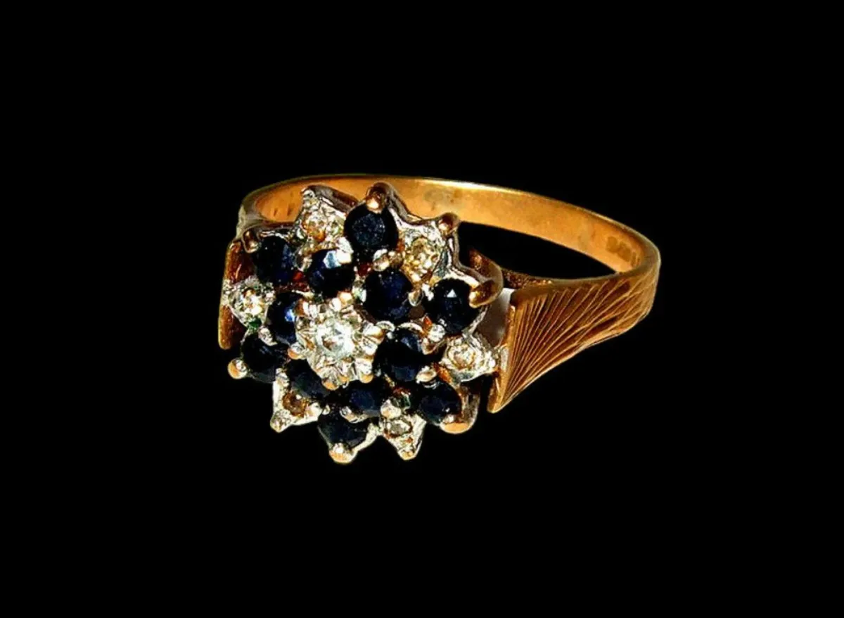 Vintage Hallmarked 14k Gold/Diamond Cluster - Image 4