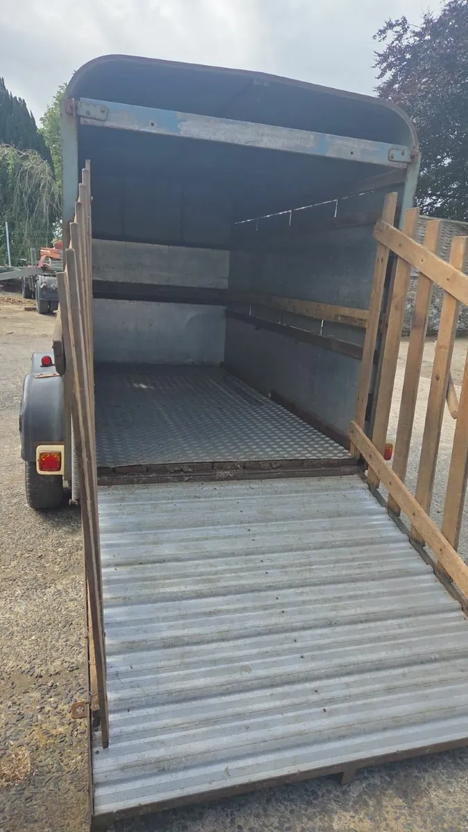 livestock trailer - Image 2
