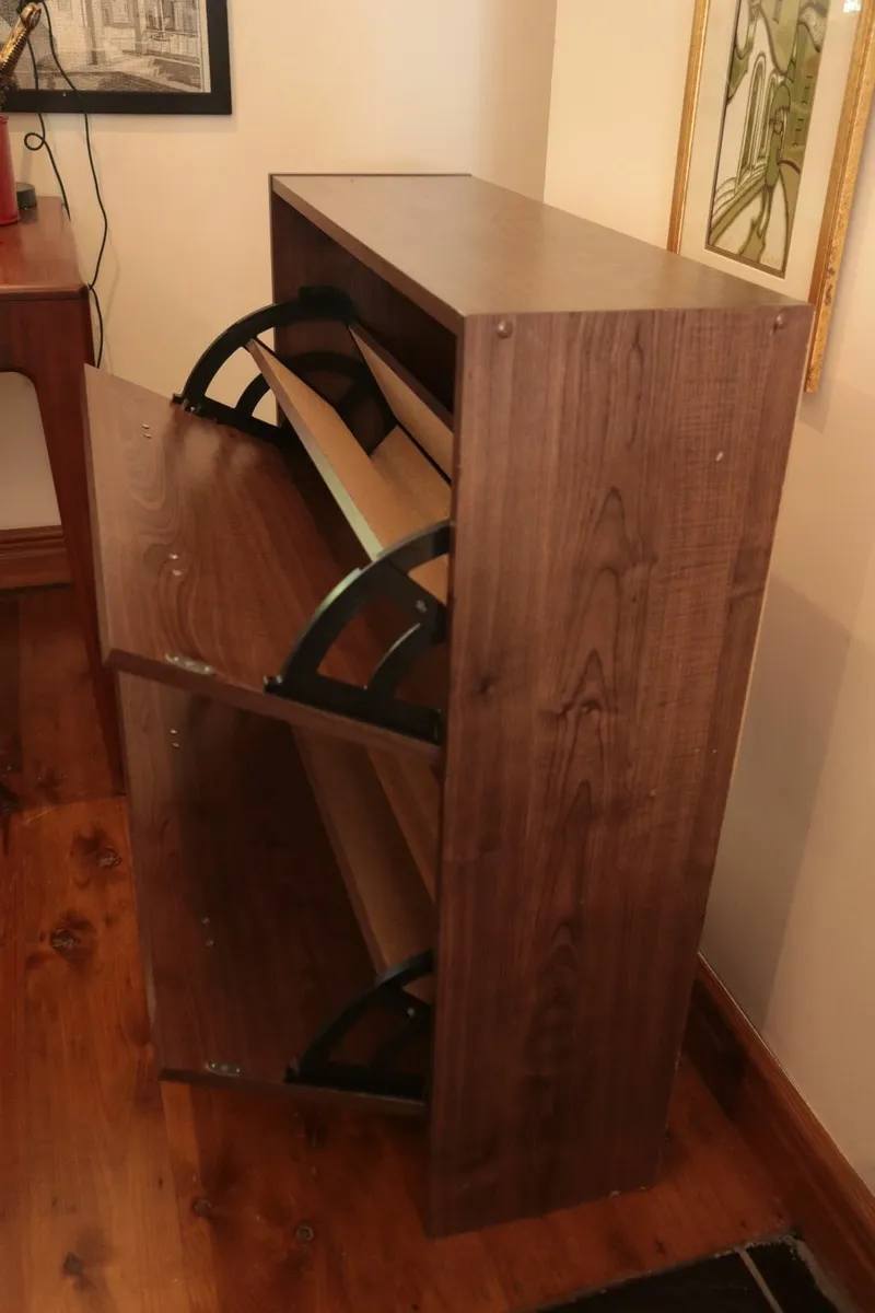 shoe rack - Image 1