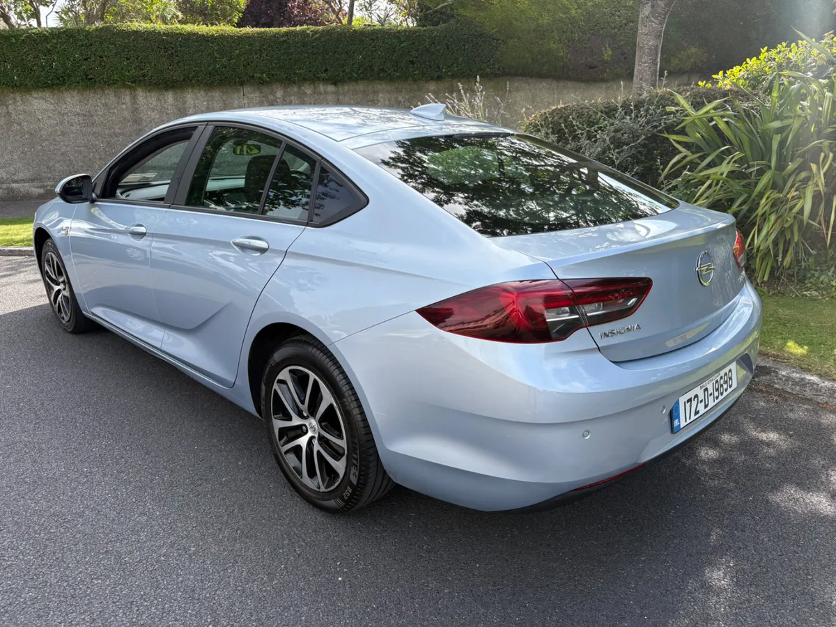 Opel Insignia 2017 Full service history 2 keys - Image 4