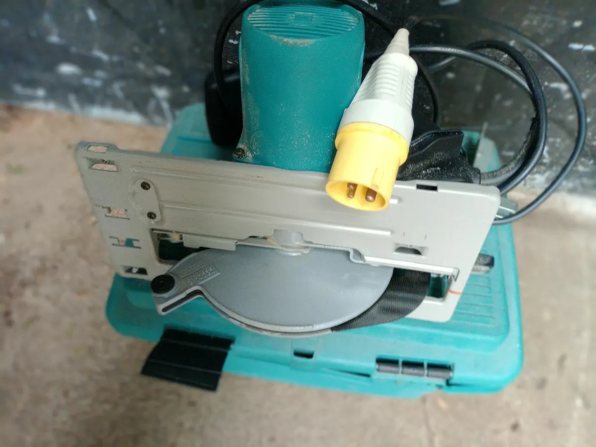 Makita 110v circular saw - Image 1