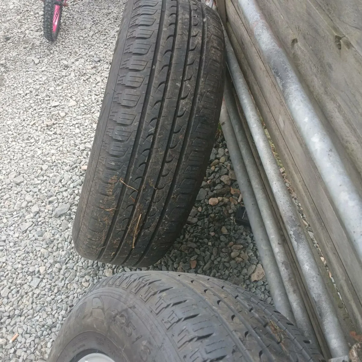 Land rover alloys with good tyres - Image 4