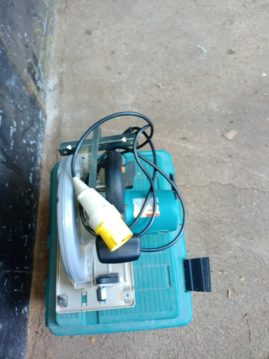 Makita 110v circular saw - Image 4