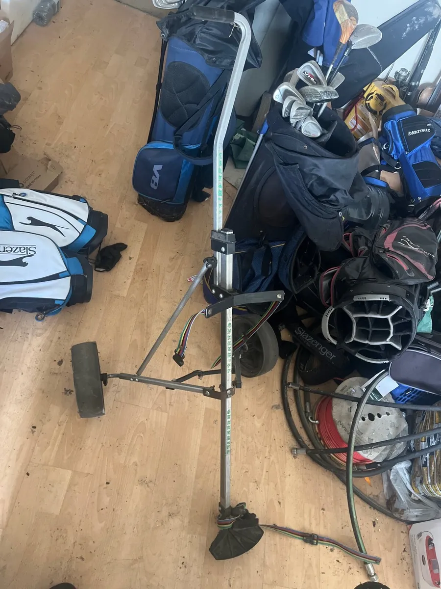 Golf trolley - Image 1