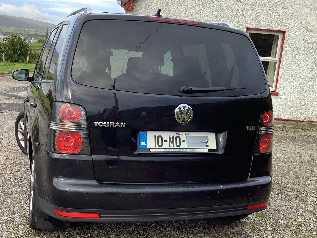 Volkswagen Touran - Image 3