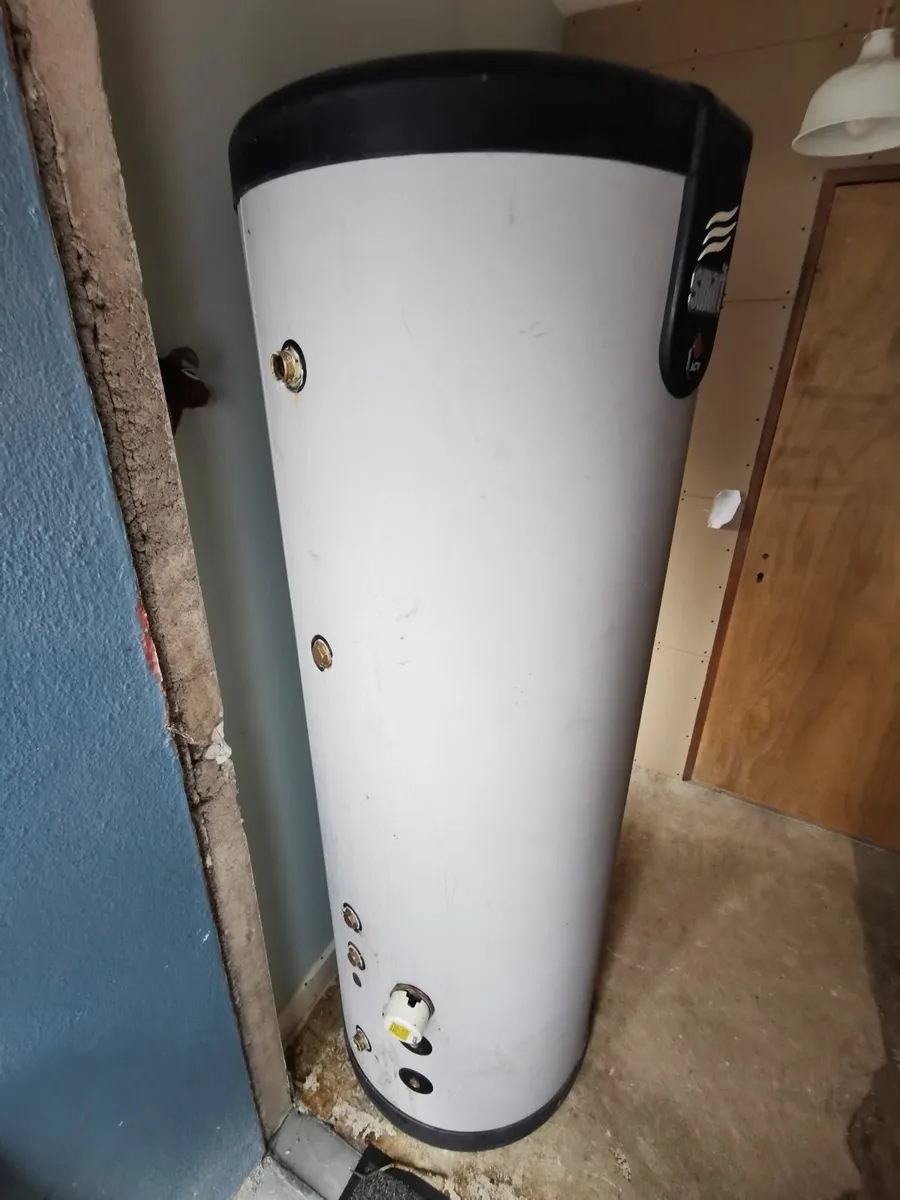 Hot water cylinder buffer tank in one Smart ME 400 - Image 1