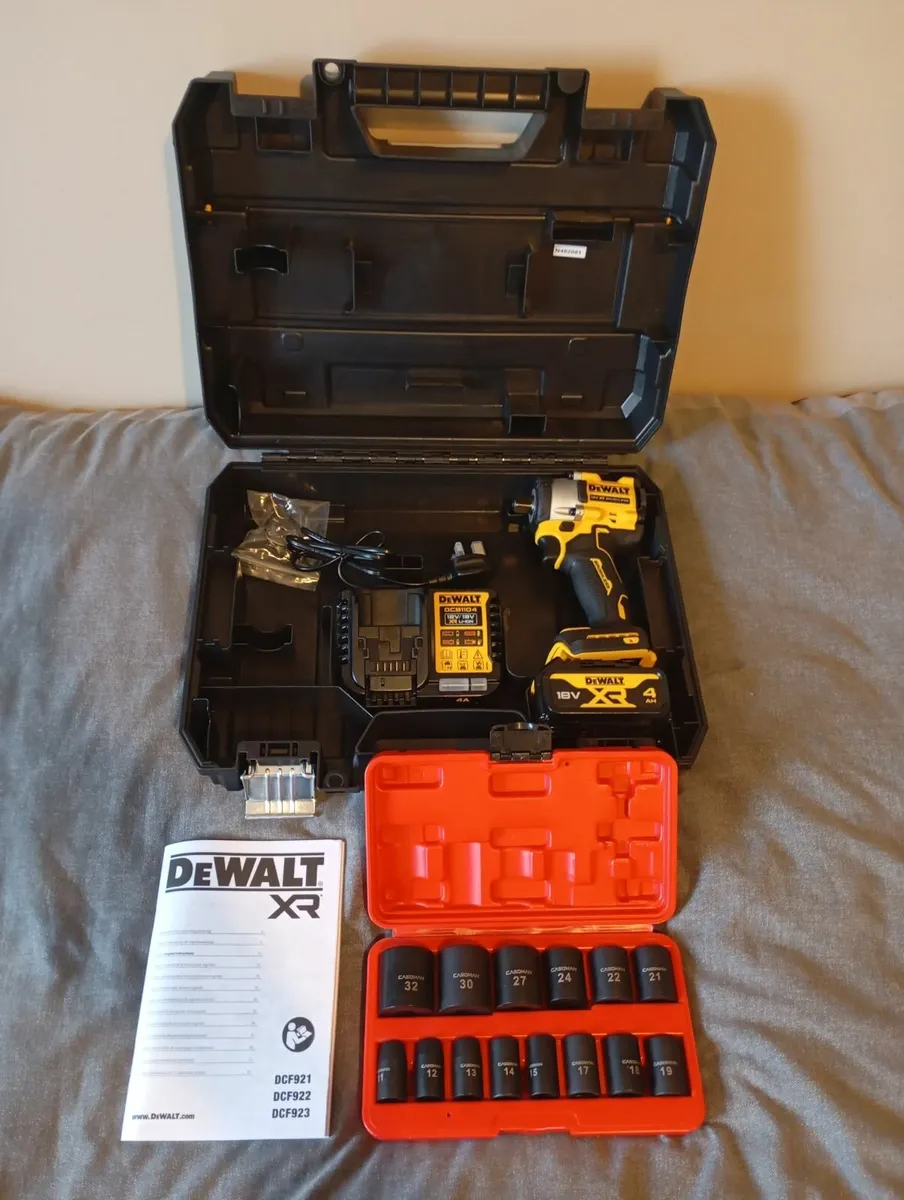 DeWalt dcf922 1/2" Impact Wrench (New) - Image 1