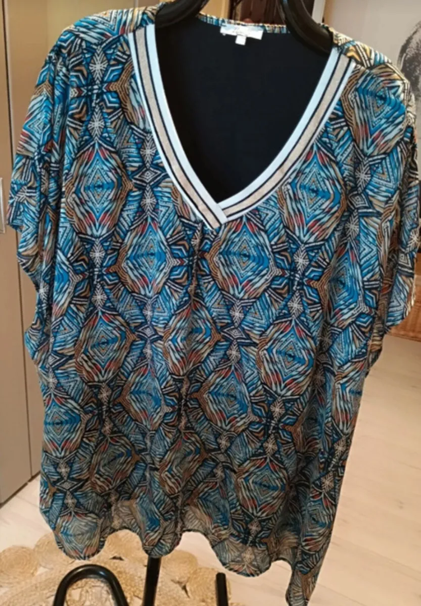 Wardrobe clearout of ladies tops & shirts sz 26/28 - Image 1