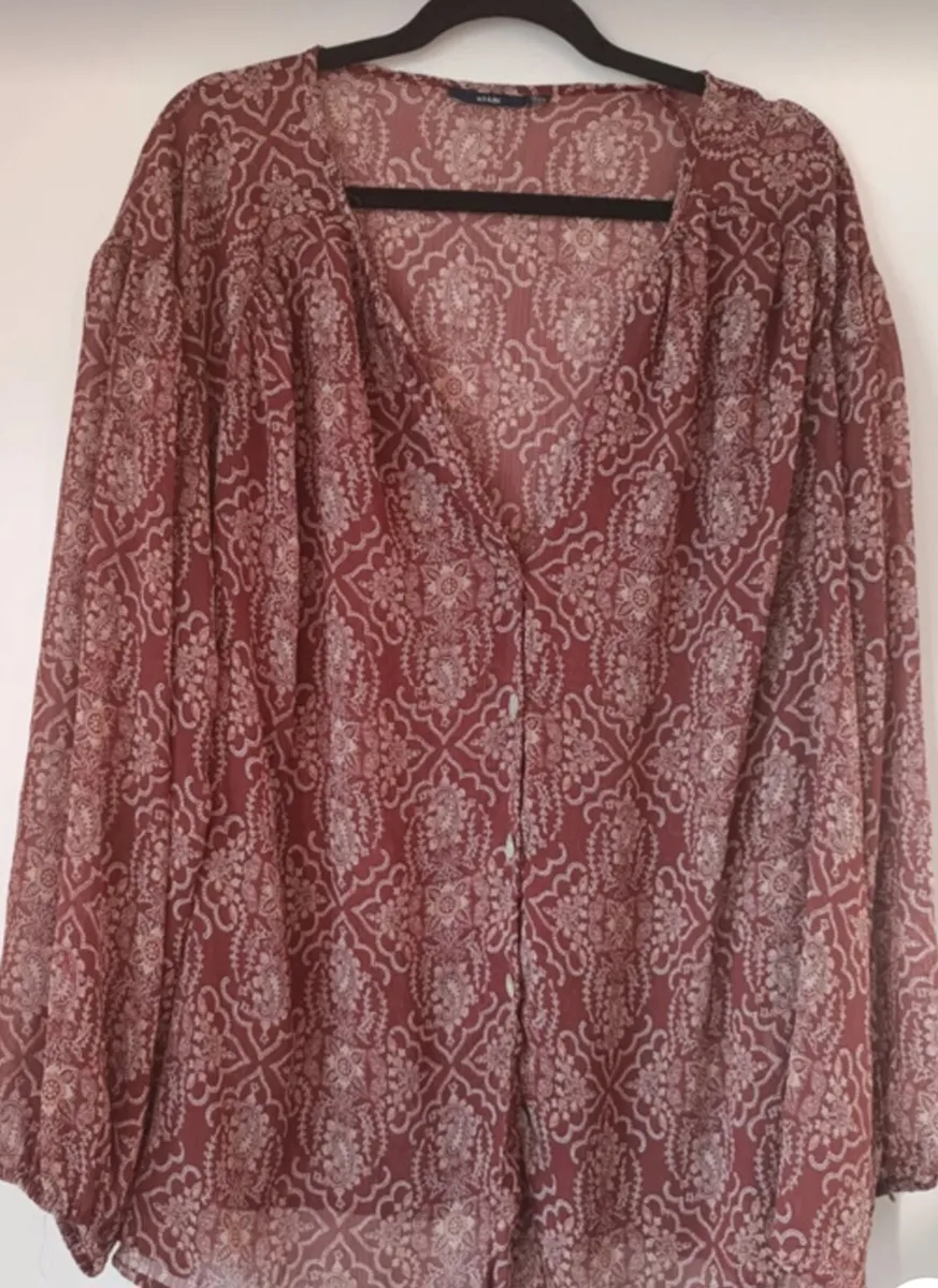 Wardrobe clearout of ladies tops & shirts sz 26/28 - Image 2