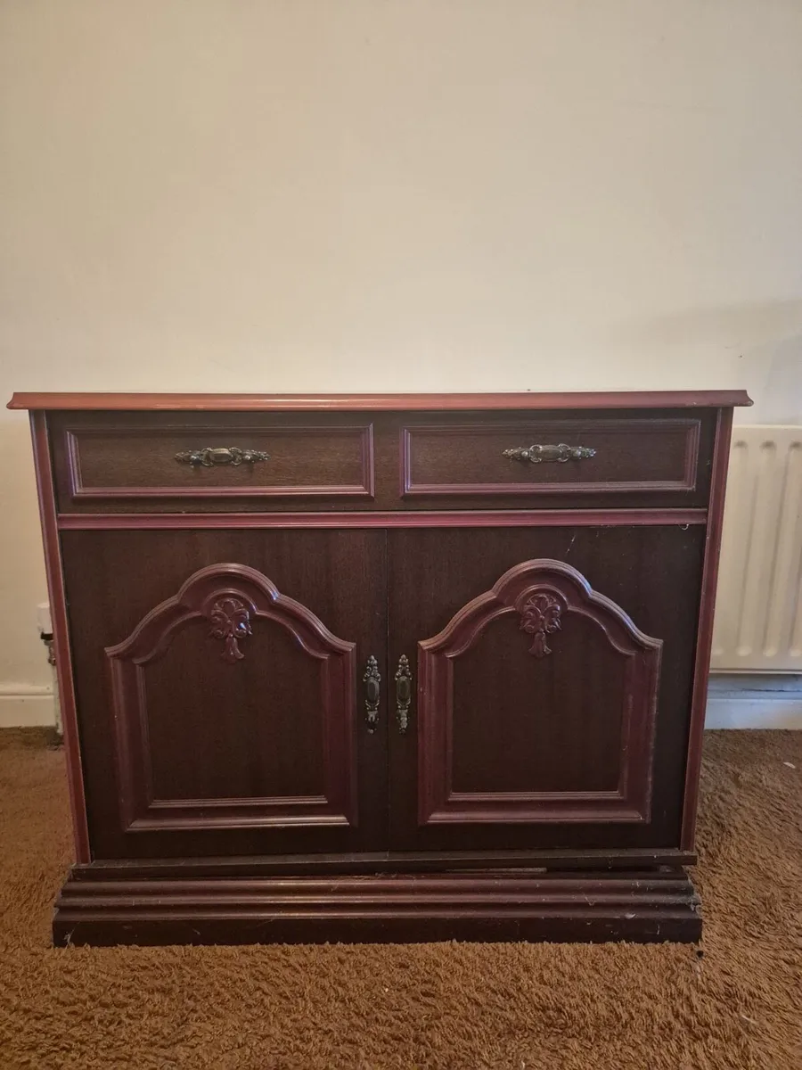 Cabinet - Image 1