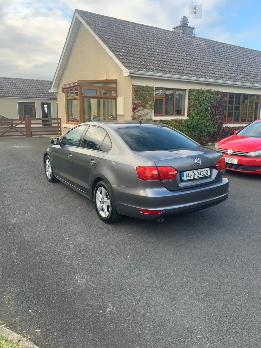 Volkswagen Jetta - Image 4