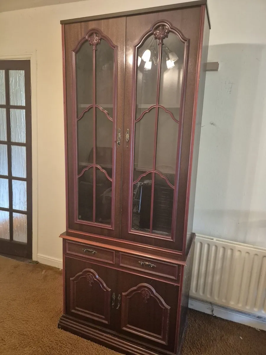 Cabinet - Image 1