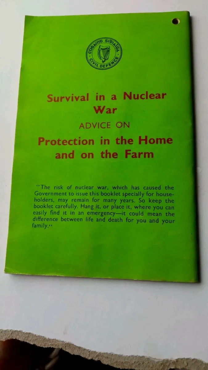 1965 issue Irish nuclear advice booklet - Image 2