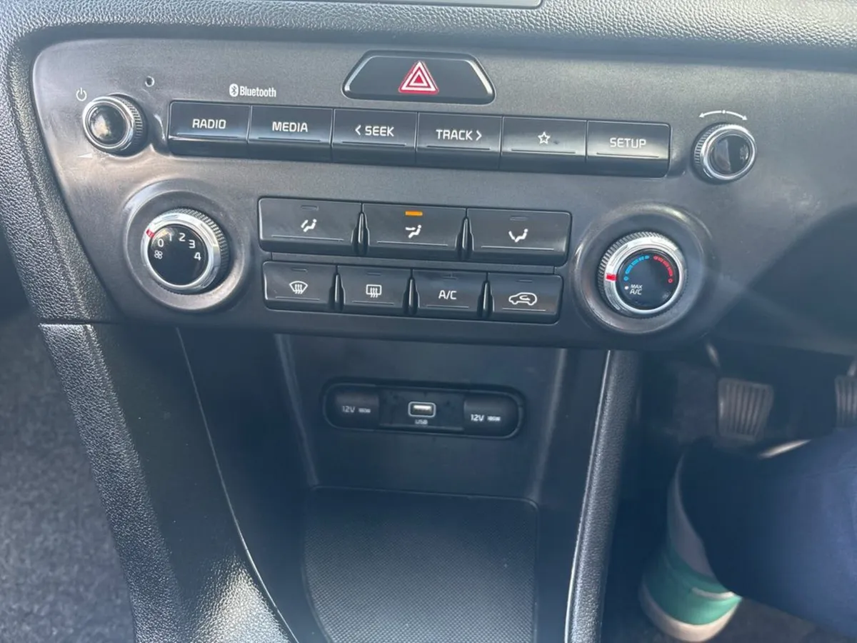 Kia Sportage K2 Mhev HP 5DR - Image 3