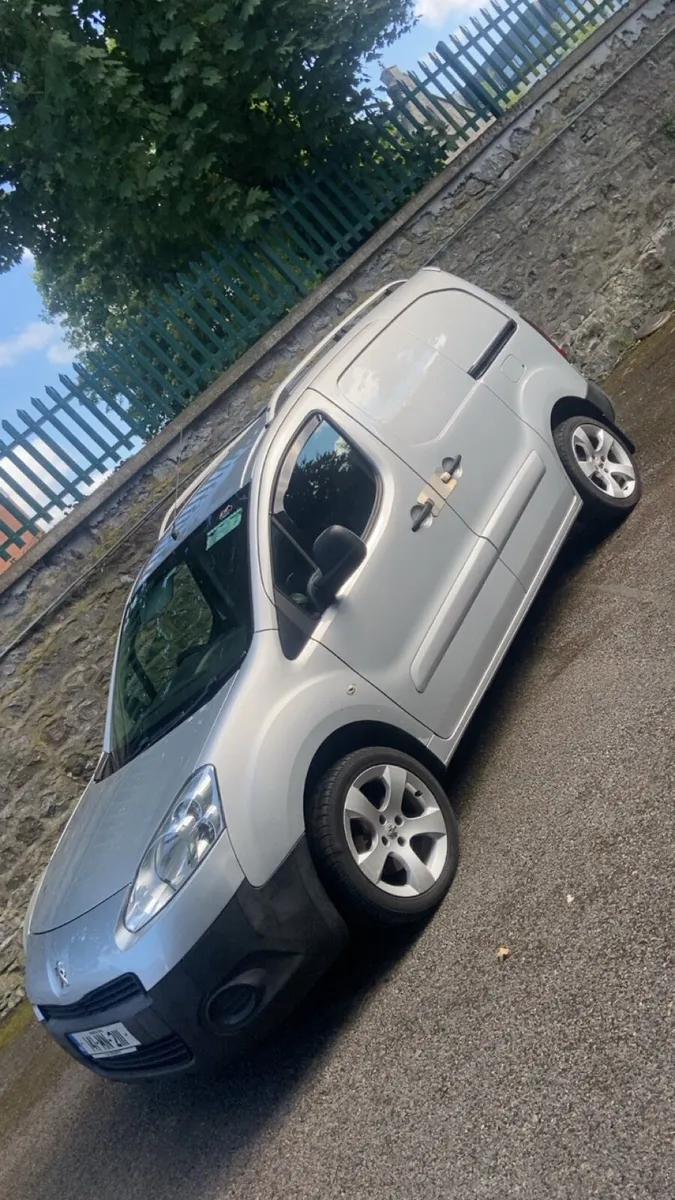 2014 Peugeot Partner - Image 2