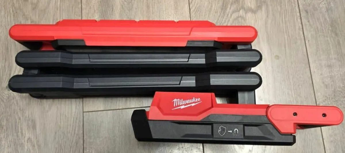 Milwaukee M18 Adjustable Magnetic Extendable Boom - Image 3