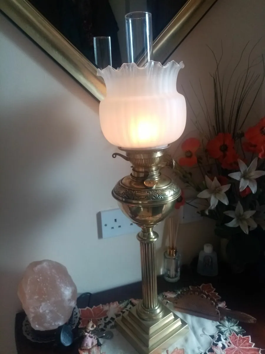 Victorian Oil Lamp - Image 4