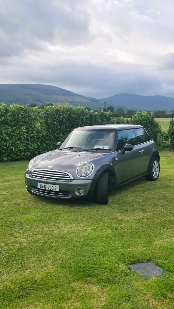 2010 Mini Cooper - Image 1