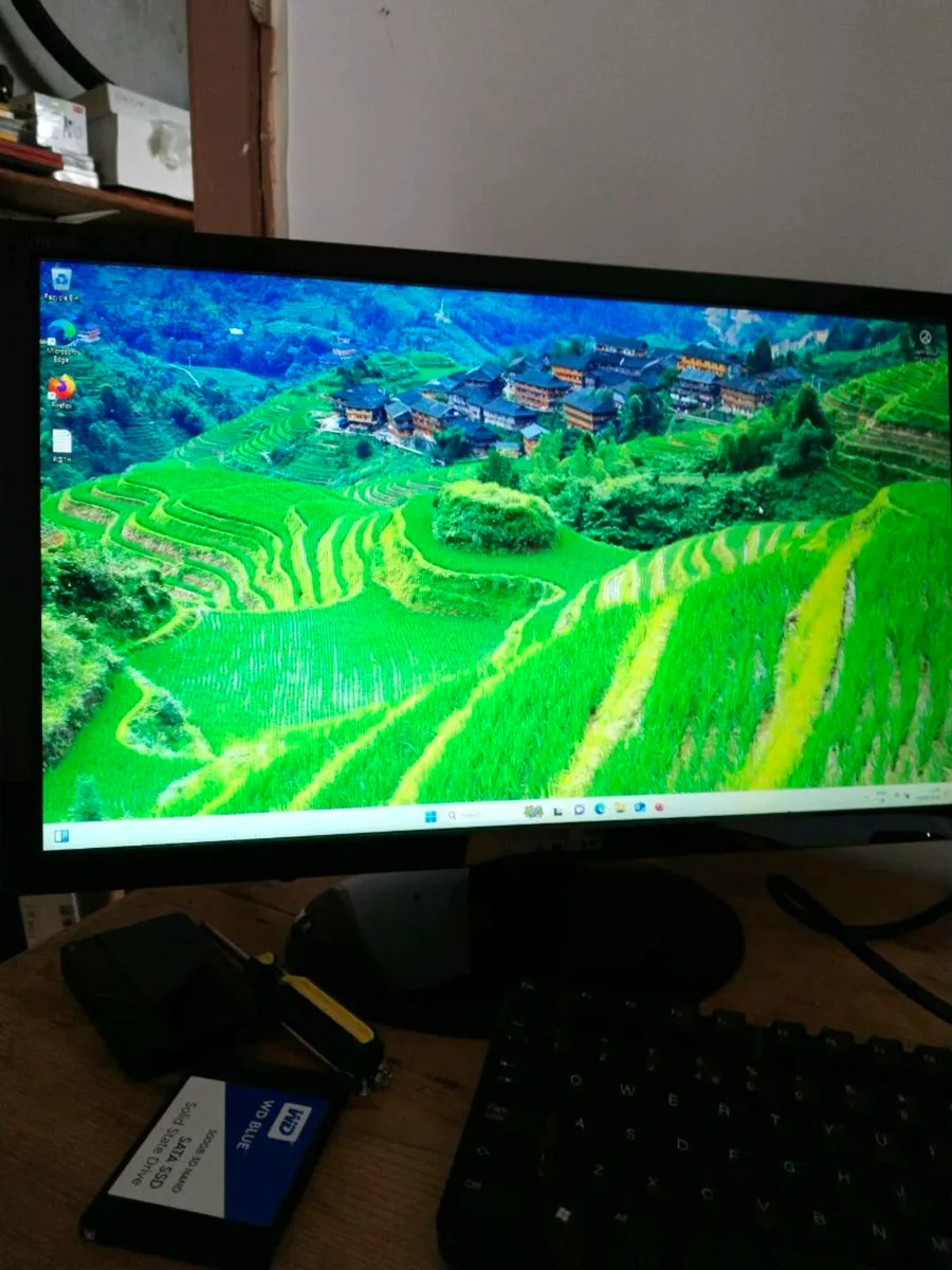 Computer - Image 1