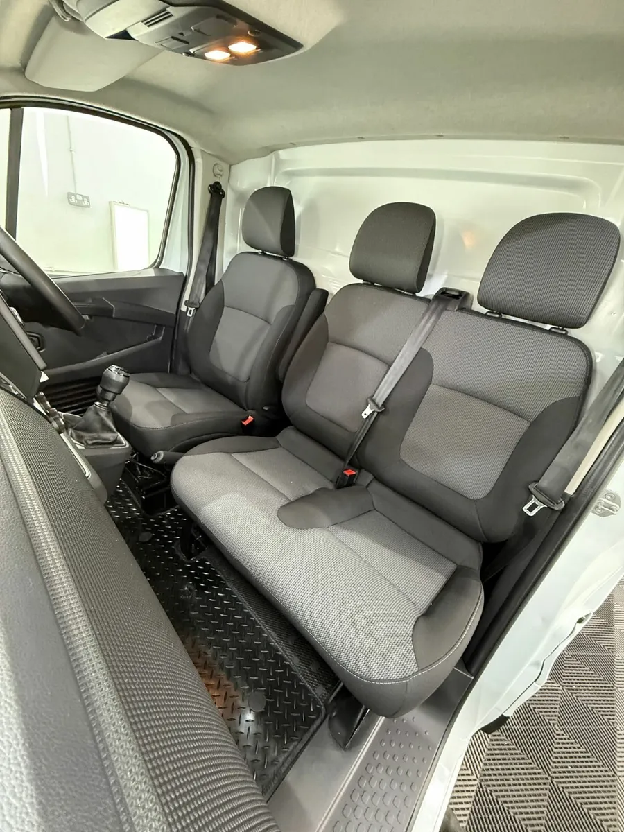 Renault Trafic 2022 - Image 2