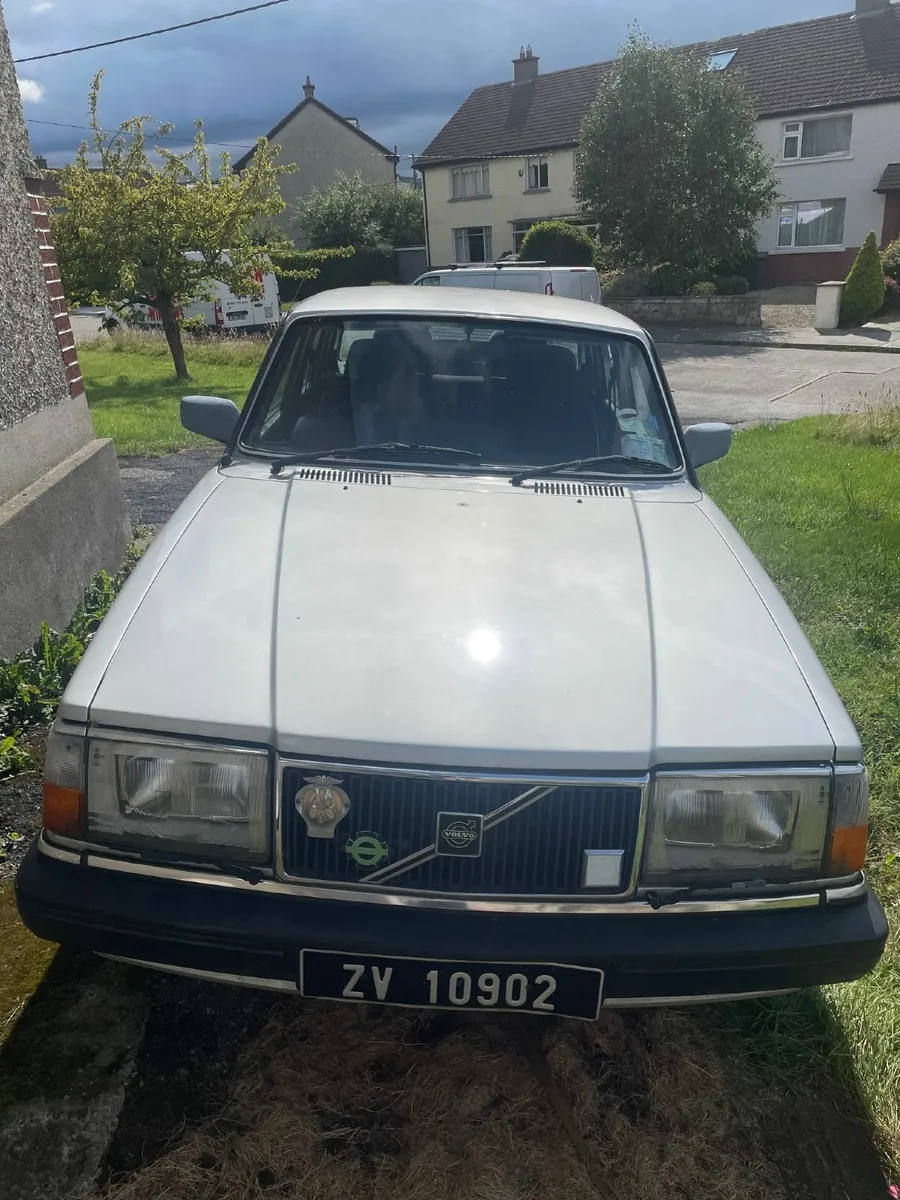 Volvo 240 GLE 1986 - Image 1