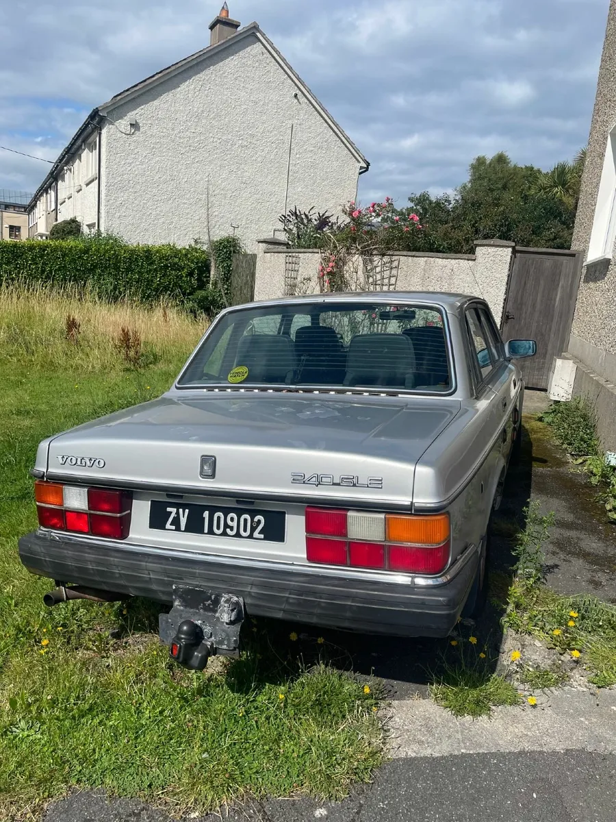 Volvo 240 GLE 1986 - Image 2