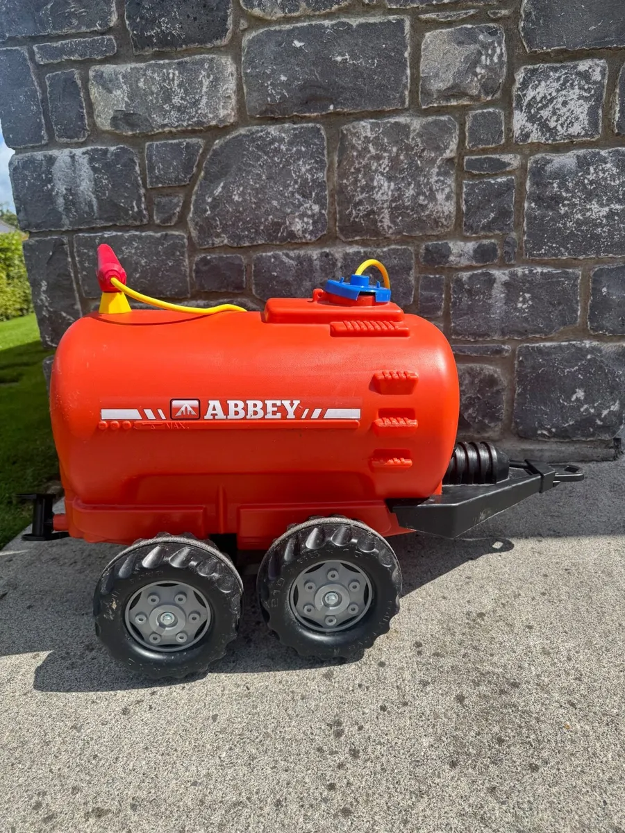 New Holland tractor with trailer and slurry tanker - Image 2