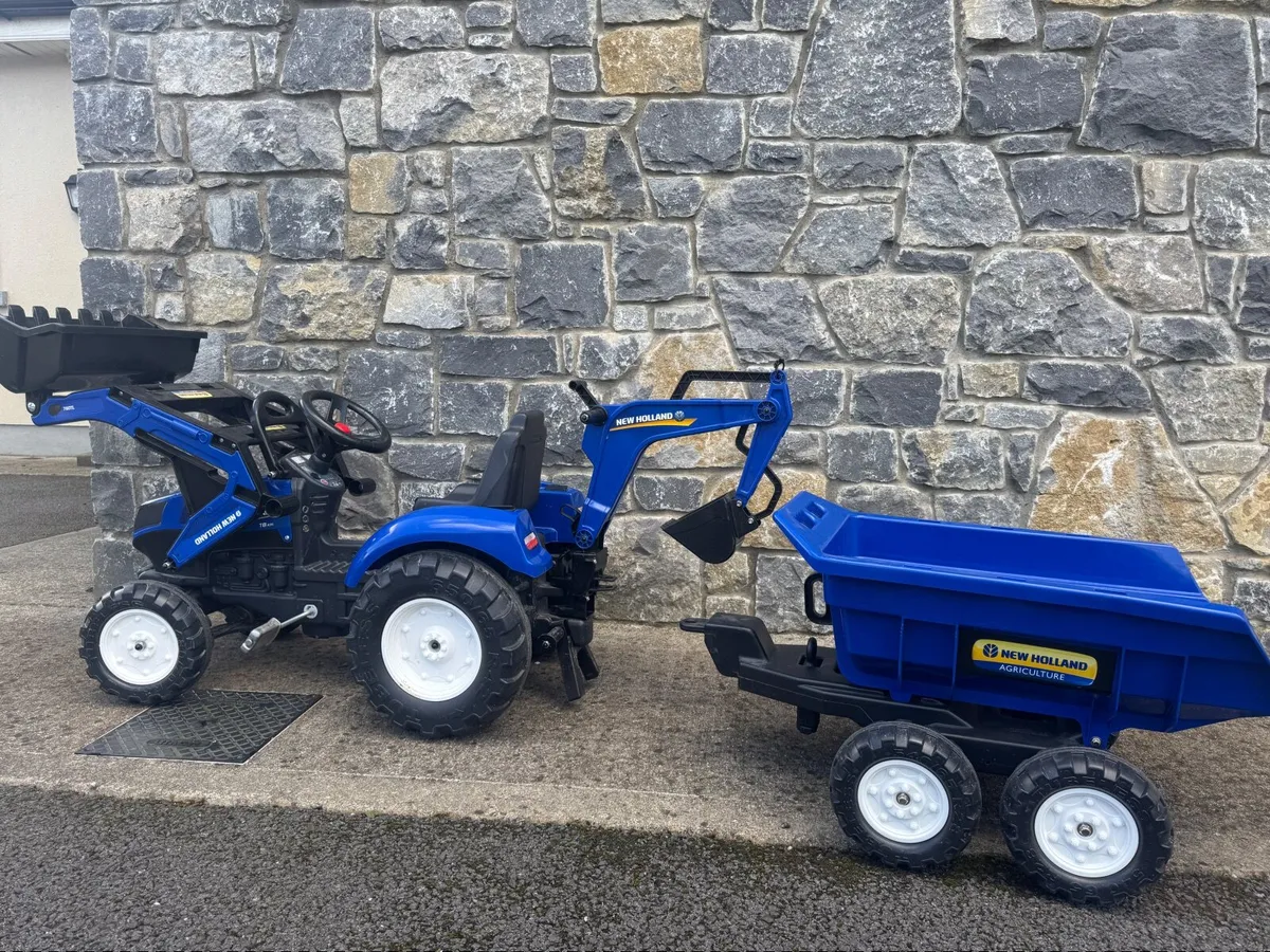 New Holland tractor with trailer and slurry tanker - Image 4