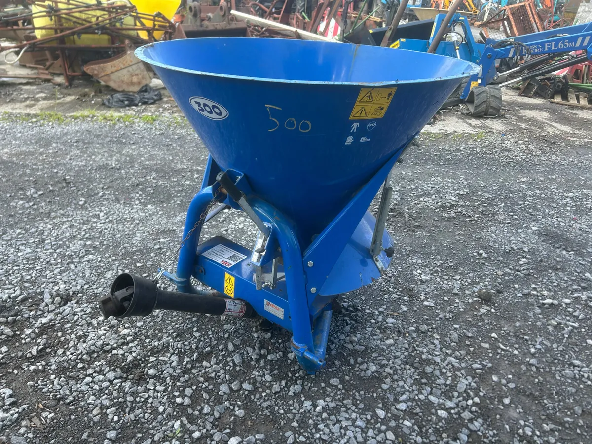 Fleming 300 Fertiliser Spreader - Image 1