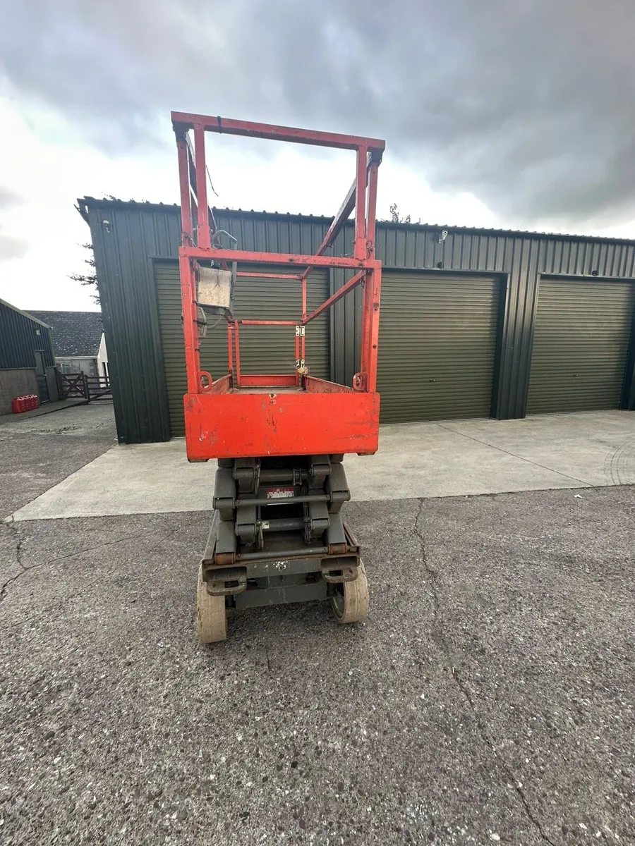 Skyjack scissor lift - Image 3