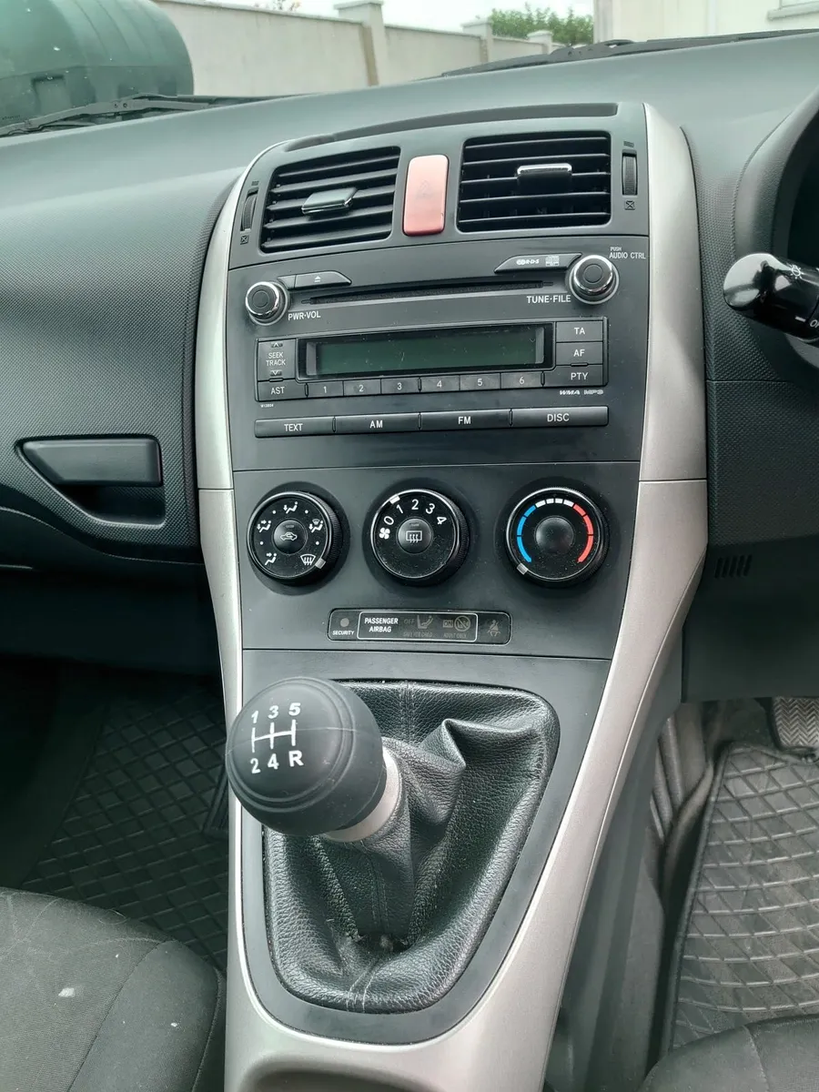 Toyota Auris 2007 - Image 4