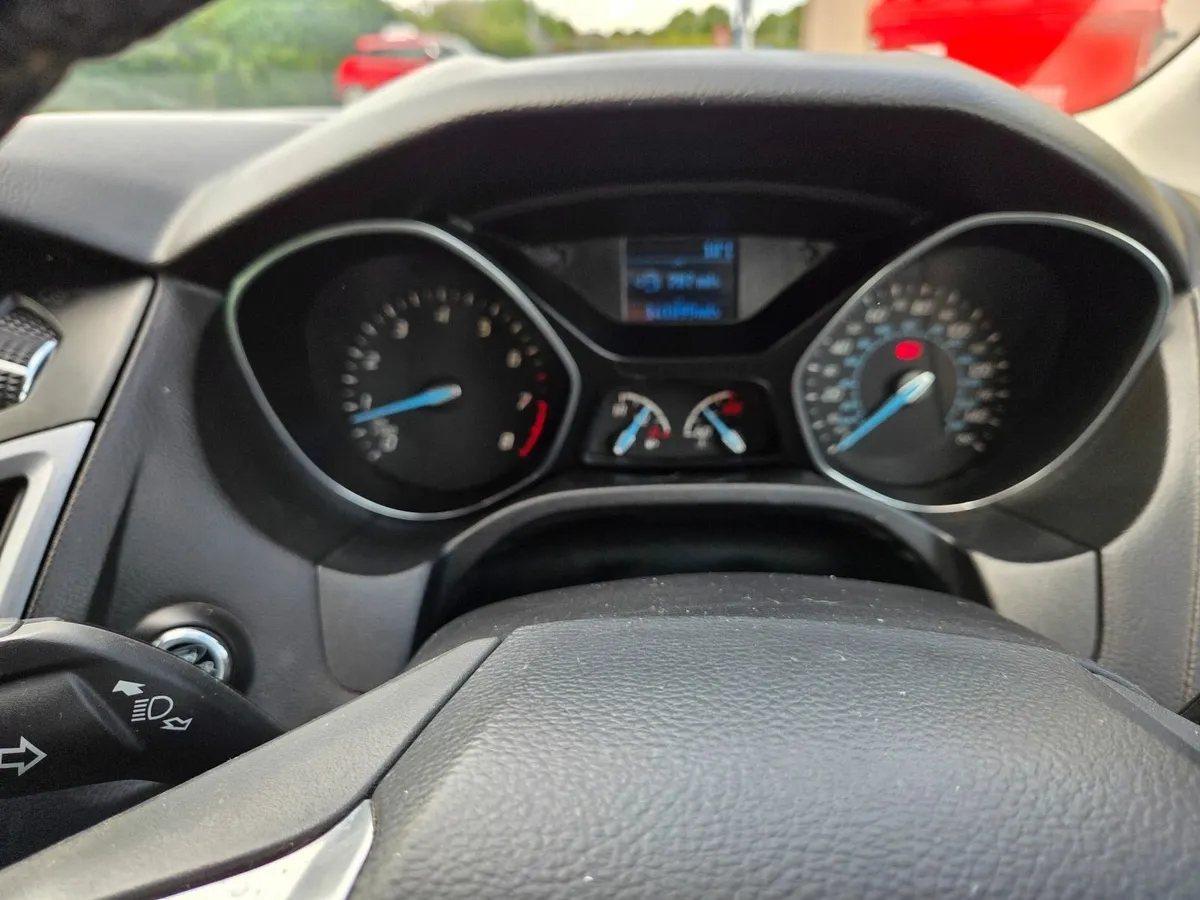 Ford Focus 2013 - Image 2
