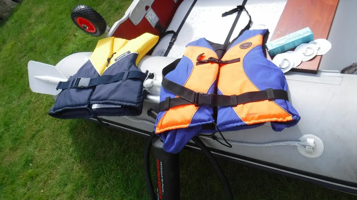 Inflatable Dingy 2.70 metres - Image 3