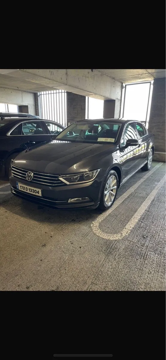 172 Volkswagen Passat - Image 1