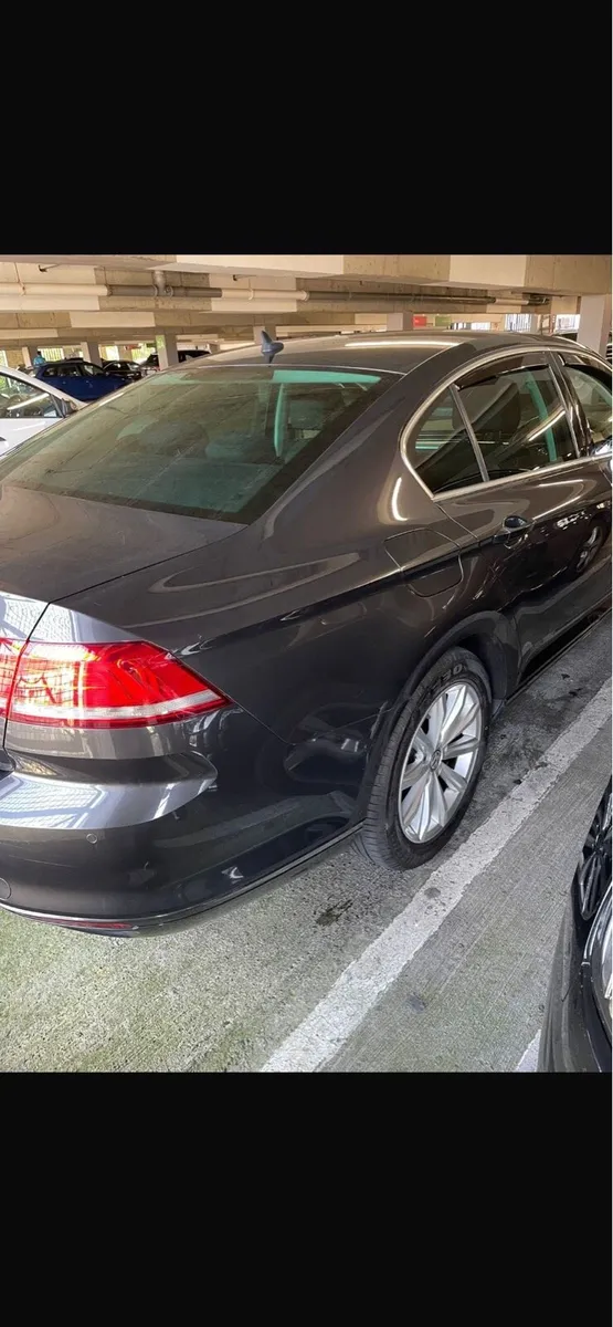 172 Volkswagen Passat - Image 2