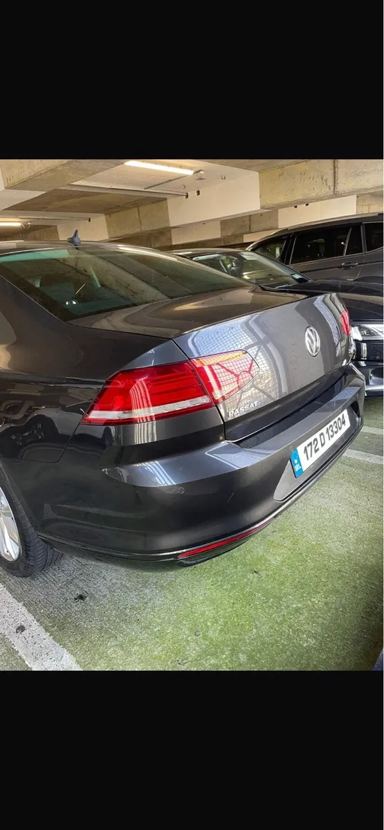 172 Volkswagen Passat - Image 4
