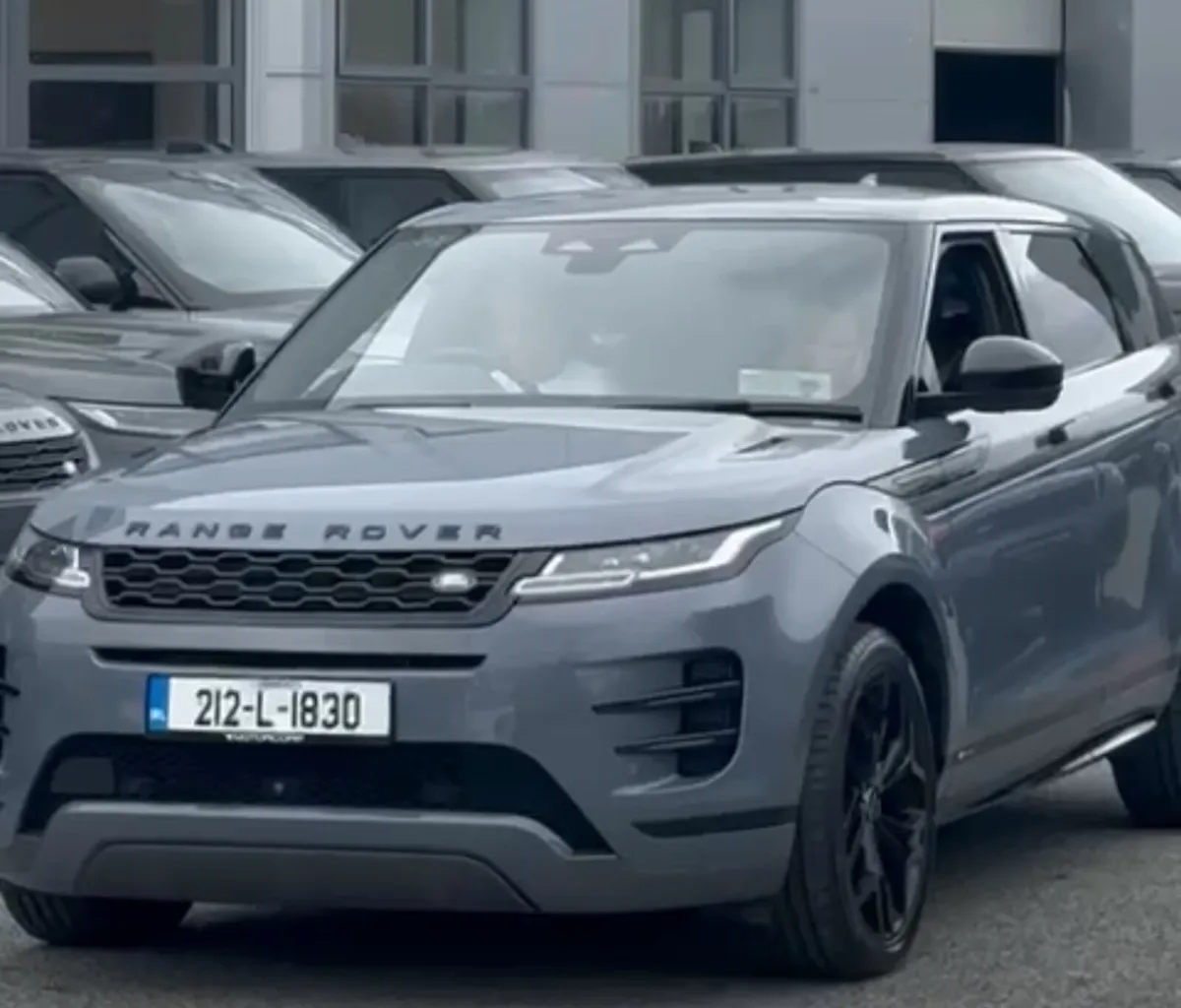 Range Rover 2021 Evoque 1.5 R-Dynamic-S Automatic - Image 2