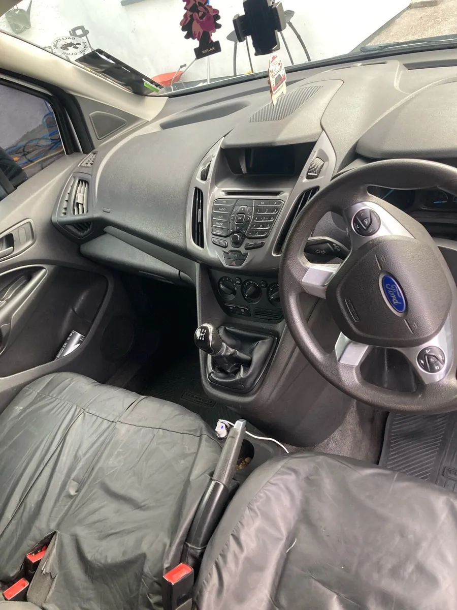 Transit connect  spotless - Image 3