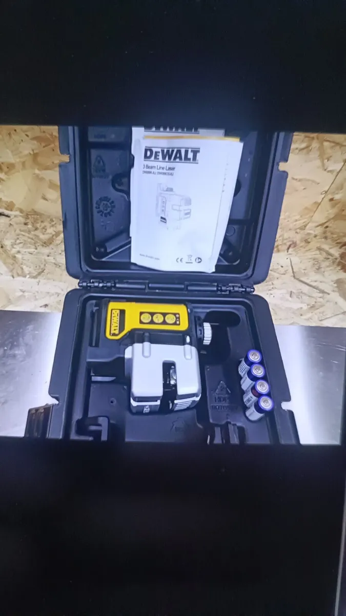 DeWalt square green laser. Brad new