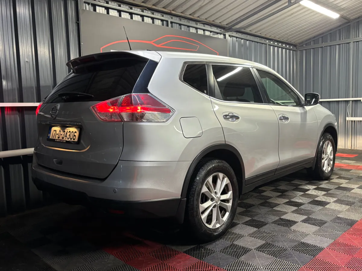 2017 Nissan X-Trail 1.6d SV 7 Seats Manual - Image 3