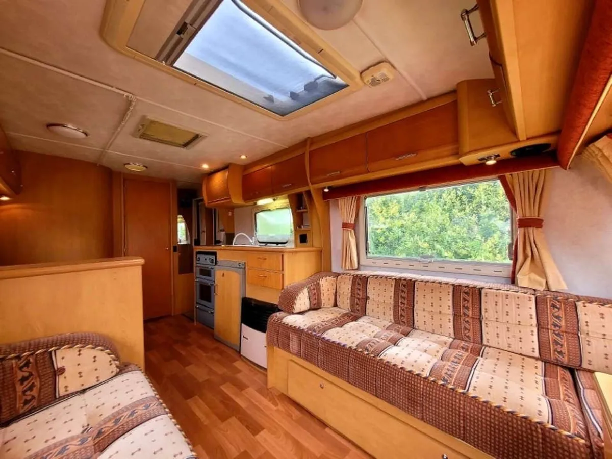 Caravan - Image 2