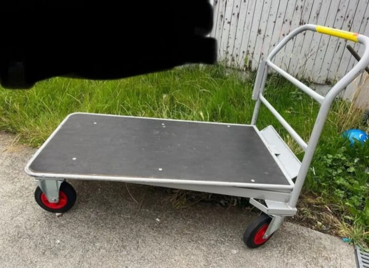 Trolley - Image 2