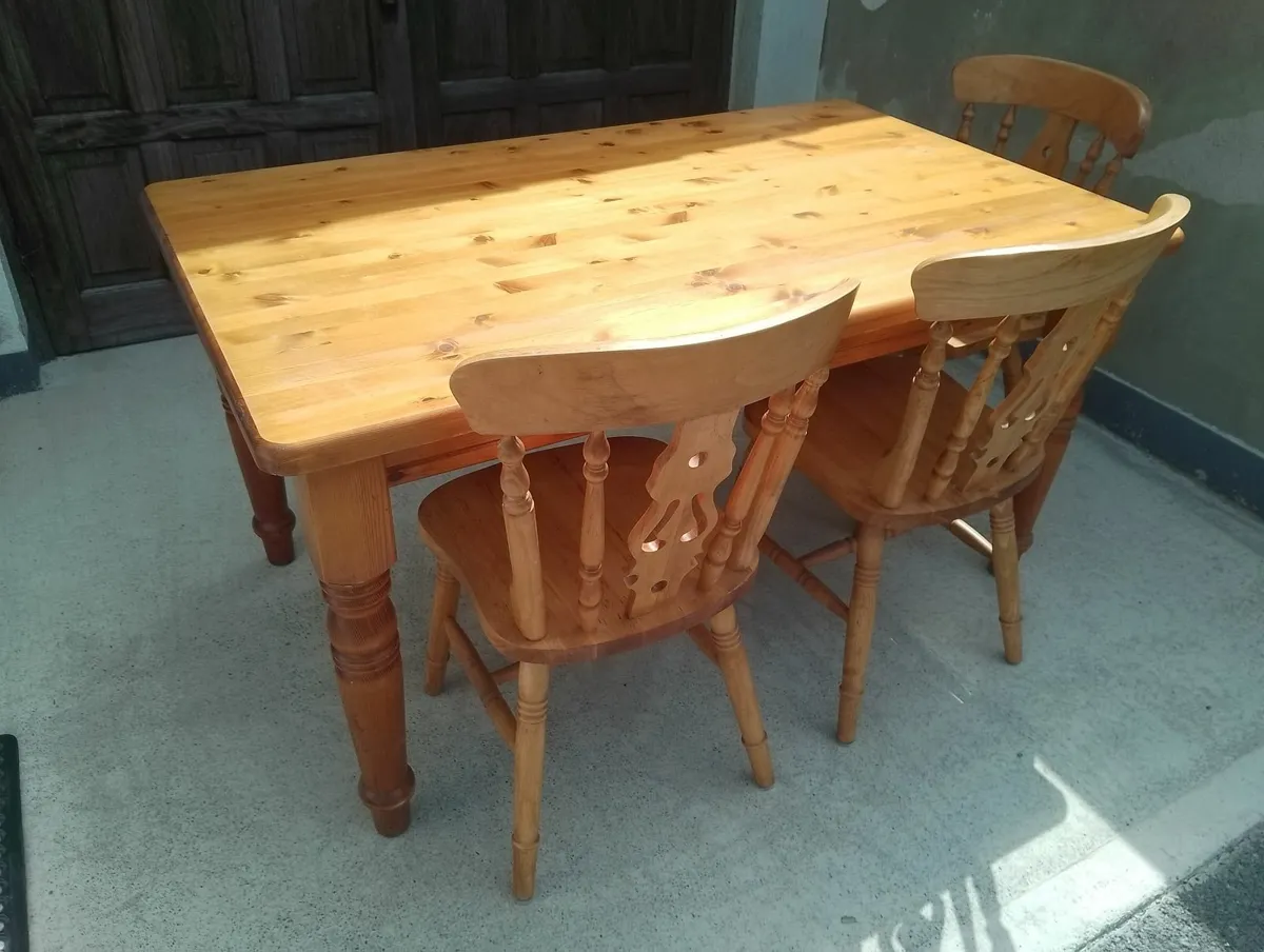 Dining Table & 6 Chairs - Image 1