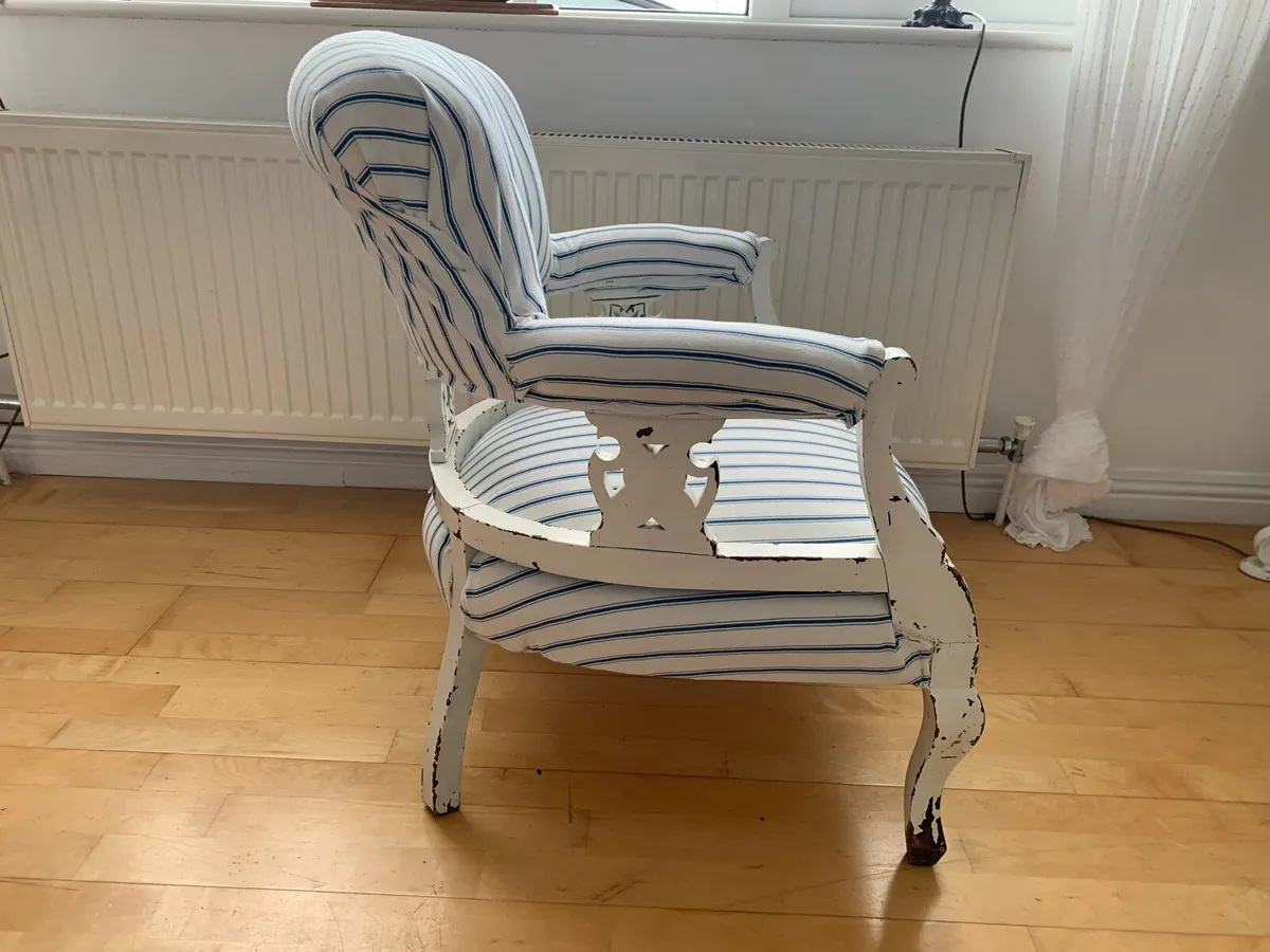 Nursing Chair - Image 3