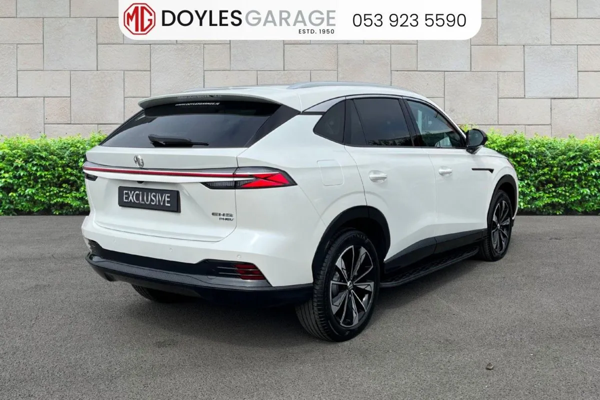 MG HS Plug-in Hybrid Exclusive - Image 3