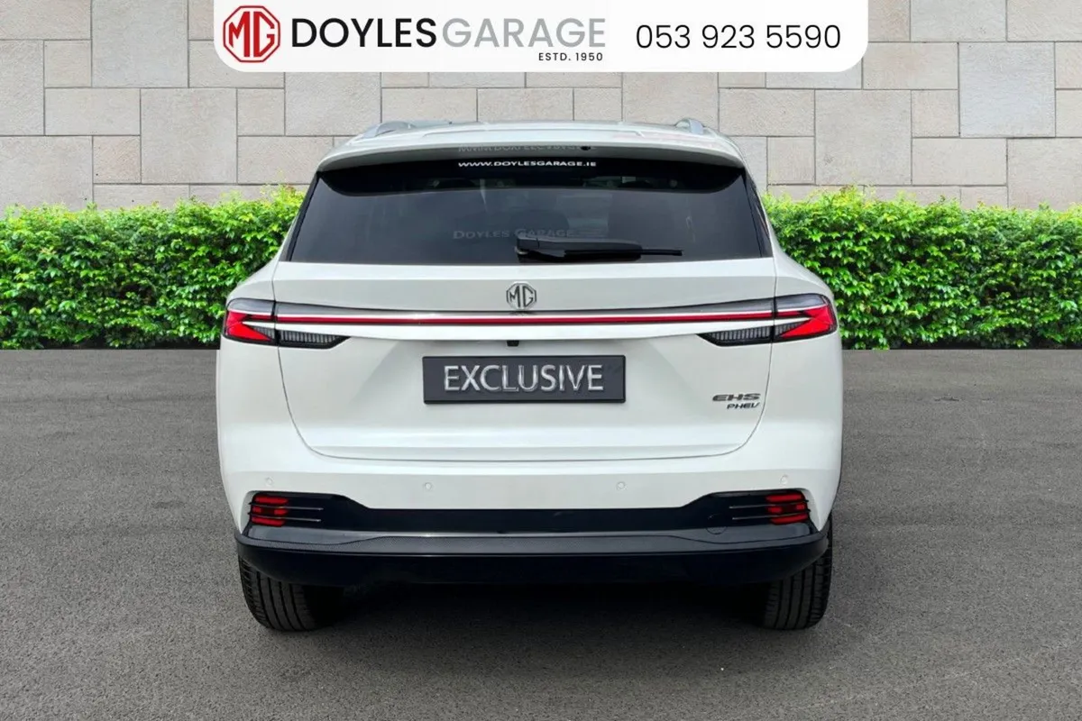 MG HS Plug-in Hybrid Exclusive - Image 4