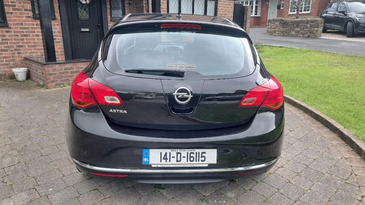 OPEL ASTRA 1.4 PETROL 5DR 2014 VERY CLEAN CAR - Image 2