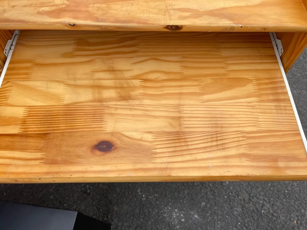 Wooden desk - Image 2